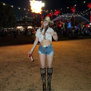 cute tee (only worn once)